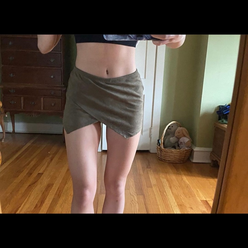 Olive Green Skort - Picture 3 of 3